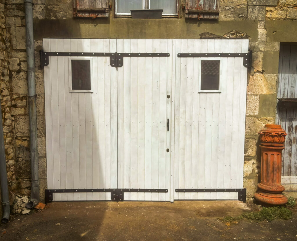Porte de garage bois Chasseneuil APRES