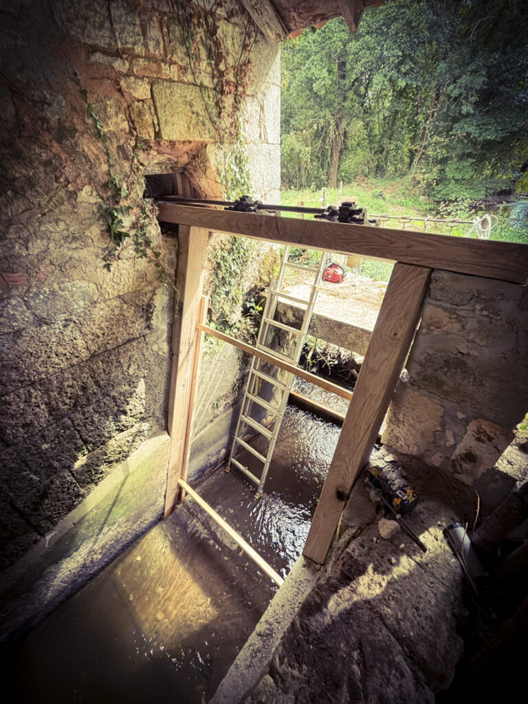 restauration d'une vanne en bois 1